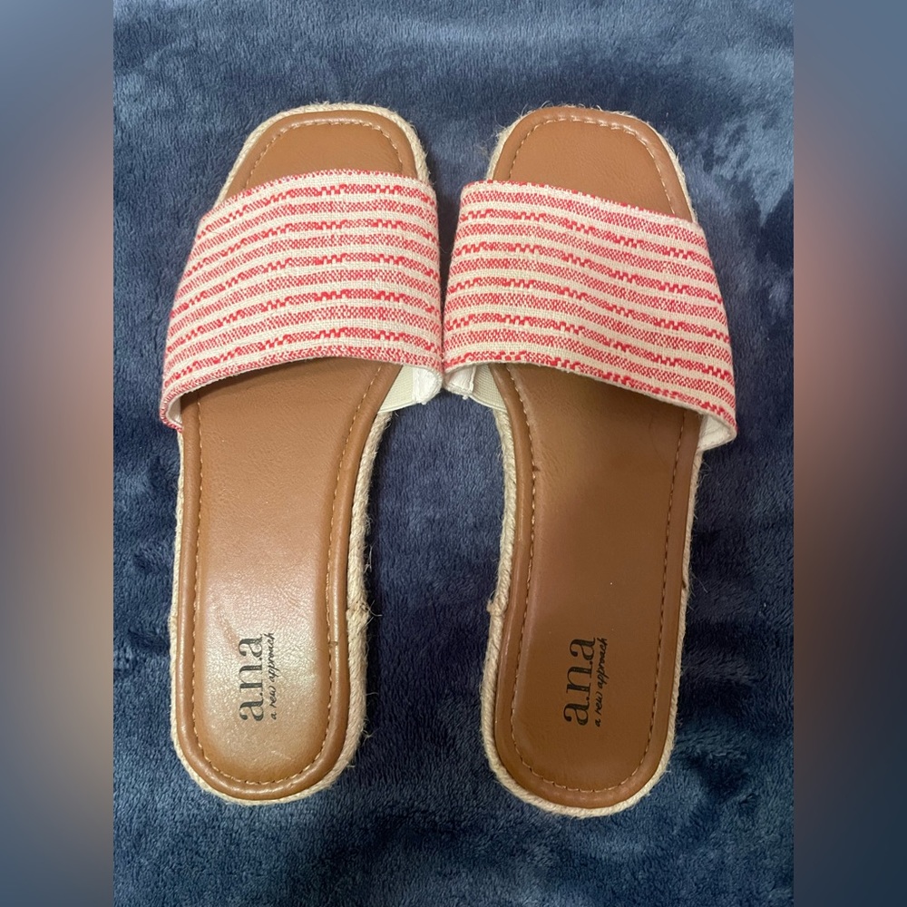 Ana red & white stripe slides size 6❤️🤍